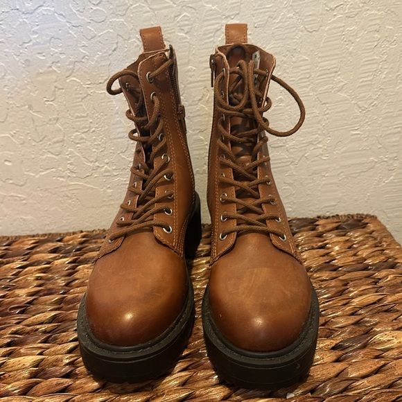 NWT. Steve Madden boot. Cognac color. Never worn. Perfect for fall/winter. - Picture 2 of 8